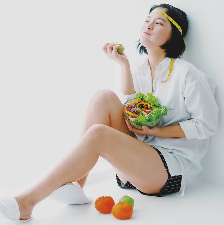 新鲜蔬菜沙拉盘日本饮食减肥